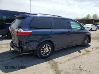 2018 Toyota Sienna XLE Auto Access Seat z VIN 5TDYZ3DC1JS962837, wystawiony jako Copart lot #54795435 z przebiegiem 122 282 mil mil oraz Nie do naprawy • Non repairable. Historia ofert i sprzedaży dostępna na DreamBid. Obrazek 3.