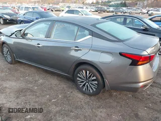 2024 Nissan Altima 2.5 SV with VIN 1N4BL4DWXRN377334, listed as a IAAI auction lot 41785862 with 43,261 mi miles. Bid and sale history available at carsss.com. Image 3.