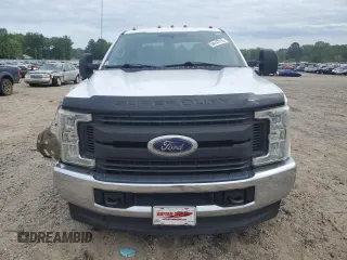 2017 Ford F-350 Lariat z VIN 1FT8W3DT0HEB40748, wystawiony jako Copart lot #54147715 z przebiegiem 140 800 mil mil oraz Czysty tytuł • Clean title. Historia ofert i sprzedaży dostępna na DreamBid. Obrazek 5.