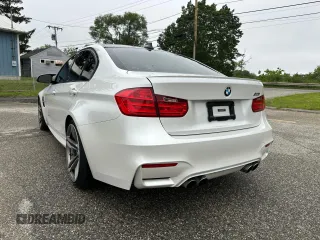 2015 BMW M3 z VIN WBS3C9C57FP803591, wystawiony jako Copart lot #60759945 z przebiegiem 183 101 mil mil oraz Czysty tytuł • Clean title. Historia ofert i sprzedaży dostępna na DreamBid. Obrazek 3.
