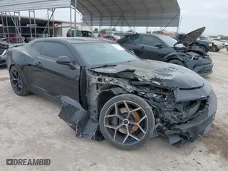 2019 Chevrolet Camaro 2SS with VIN 1G1FH1R78K0118785, listed as a IAAI auction lot 41365572 with 62,169 mi miles. Bid and sale history available at carsss.com. Image 1.