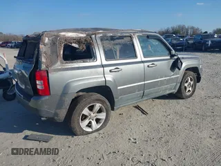 2011 Jeep Patriot Latitude X z VIN 1J4NF4GB7BD278886, wystawiony jako IAAI lot #41492167 z przebiegiem 215 892 mil mil oraz . Historia ofert i sprzedaży dostępna na DreamBid. Obrazek 4.