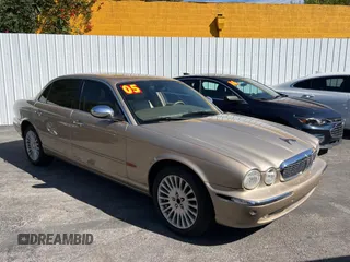 2005 Jaguar XJ VDP with VIN SAJWA82C35SG42371, listed as a Copart auction lot 72729114 with 168,430 mi miles and Clean Title. Bid and sale history available at carsss.com. Image 1.