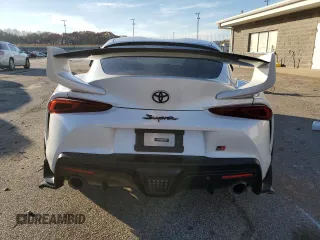 2021 Toyota Supra 3.0 z VIN WZ1DB0C08MW045912, wystawiony jako Copart lot #49248065 z przebiegiem Nie podano mil oraz Nie do naprawy • Non repairable. Historia ofert i sprzedaży dostępna na DreamBid. Obrazek 6.
