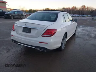 2019 Mercedes-Benz E-Class E 300 with VIN WDDZF4KB2KA609220, listed as a IAAI auction lot 41172669 with 49,607 mi miles. Bid and sale history available at carsss.com. Image 4.