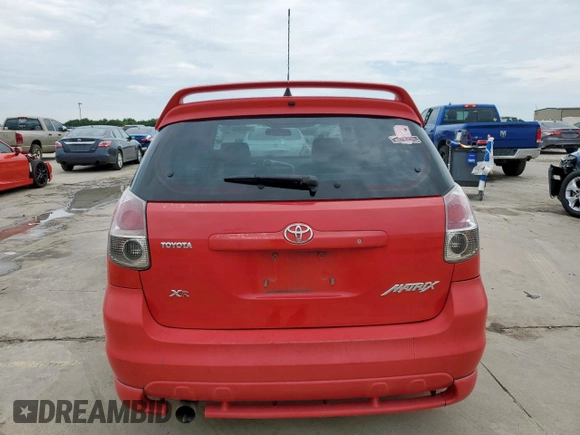 2006 Toyota Matrix STD z VIN 2T1KR32E66C559768, wystawiony jako Copart lot #58638015 z przebiegiem 225 534 mil mil oraz Tytuł czysty. Historia ofert i sprzedaży dostępna na DreamBid. Obrazek 6.