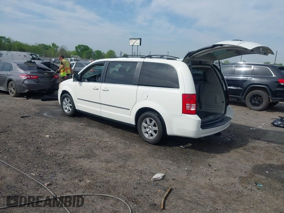 2010 Chrysler Town & Country Touring with VIN 2A4RR5D19AR188015, listed as a IAAI auction lot 41997283 with 172,877 mi miles. Bid and sale history available at carsss.com. Image 3.