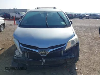 2018 Toyota Sienna XLE Auto Access Seat with VIN 5TDYZ3DC3JS919973, listed as a IAAI auction lot 41788544 with 114,828 mi miles and . Bid and sale history available at DreamBid. Image 13.