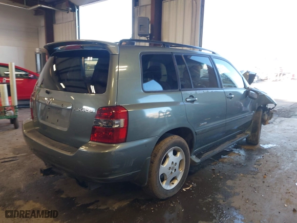 2007 Toyota Highlander w/3rd Row with VIN JTEEP21A670220737, listed as a IAAI auction lot 41735805 with 217,994 mi miles. Bid and sale history available at carsss.com. Image 4.