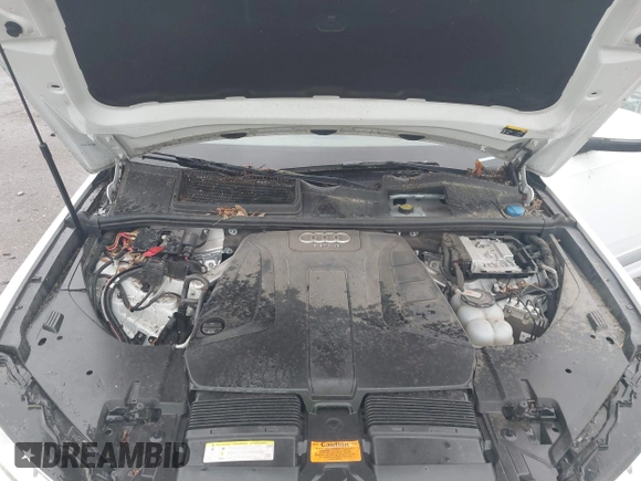 2018 Audi Q7 Premium Plus with VIN WA1LHAF70JD015988, listed as a IAAI auction lot 42213019 with 156,124 mi miles and . Bid and sale history available at DreamBid. Image 10.