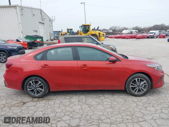 2022 Kia Forte LXS z VIN 3KPF24AD2NE468128, wystawiony jako IAAI lot #41939344 z przebiegiem 13 305 mil mil oraz . Historia ofert i sprzedaży dostępna na DreamBid. Obrazek 14.