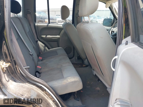 2007 Jeep Liberty Limited with VIN 1J4GK58K27W517443, listed as a IAAI auction lot 42586618 with 197,144 mi miles and . Bid and sale history available at DreamBid. Image 8.