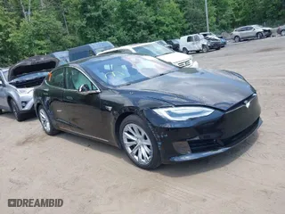 2017 Tesla Model S 100D with VIN 5YJSA1E24HF190808, listed as a IAAI auction lot 39560088 with 61,348 mi miles. Bid and sale history available at carsss.com. Image 1.
