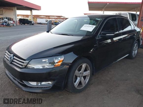 2015 Volkswagen Passat Limited Edition Edition z VIN 1VWAT7A3XFC123239, wystawiony jako IAAI lot #42321970 z przebiegiem 100 436 mil mil oraz . Historia ofert i sprzedaży dostępna na DreamBid. Obrazek 17.