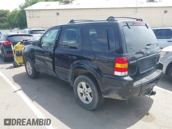 2006 Ford Escape Hybrid z VIN 1FMCU96H96KA25975, wystawiony jako IAAI lot #42130554 z przebiegiem 235 342 mil mil oraz . Historia ofert i sprzedaży dostępna na DreamBid. Obrazek 3.