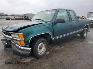 1998 Chevrolet Silverado 1500 with VIN 1GCEC19M5WE190351, listed as a Copart auction lot 44816695 with 110,636 mi miles and Salvage Title. Bid and sale history available at DreamBid. Image 1.
