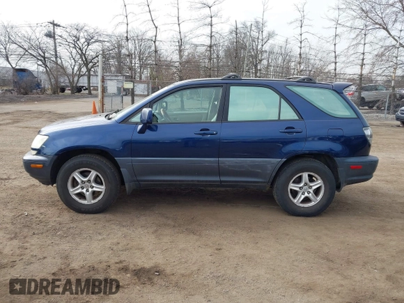 2001 Lexus RX with VIN JTJHF10U310170085, listed as a IAAI auction lot 41795796 with 205,057 mi miles and . Bid and sale history available at carsss.com. Image 14.