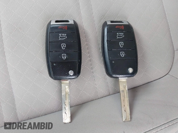 2017 Kia Sorento LX z VIN 5XYPG4A3XHG287217, wystawiony jako IAAI lot #42067077 z przebiegiem 112 324 mil mil oraz . Historia ofert i sprzedaży dostępna na DreamBid. Obrazek 11.