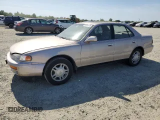 1996 Toyota Camry LE z VIN 4T1BF12K8TU120620, wystawiony jako Copart lot #58591475 z przebiegiem 214 783 mil mil oraz Szkoda całkowita • Salvage title. Historia ofert i sprzedaży dostępna na DreamBid. Obrazek 1.