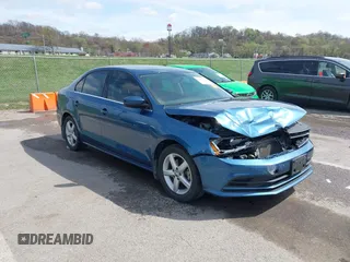 2017 Volkswagen Jetta S с VIN 3VW2B7AJ7HM213780, выставлен на аукционе IAAI как лот 41923618 с пробегом 120 256 миль миль и . История ставок и продаж доступна на DreamBid. Изображение 1.