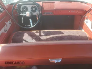1960 Plymouth Valiant z VIN 1302156208, wystawiony jako Copart lot #65171755 z przebiegiem 84 776 mil mil oraz Czysty tytuł • Clean title. Historia ofert i sprzedaży dostępna na DreamBid. Obrazek 8.