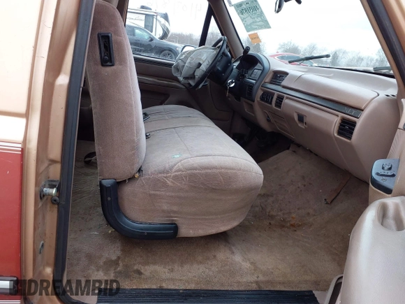1994 Ford F-150 with VIN 1FTEX15NXRKB25889, listed as a IAAI auction lot 41031876 with 201,211 mi miles. Bid and sale history available at carsss.com. Image 8.