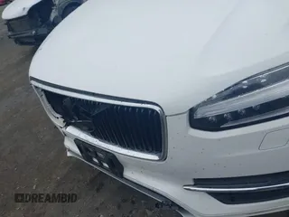 2018 Volvo XC90 Momentum with VIN YV4A22PK4J1321548, listed as a IAAI auction lot 41865899 with 122,568 mi miles. Bid and sale history available at carsss.com. Image 6.