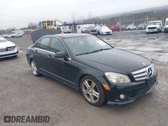 2010 Mercedes-Benz C 300 Sport z VIN WDDGF8BB0AF441321, wystawiony jako IAAI lot #42021660 z przebiegiem 143 888 mil mil oraz . Historia ofert i sprzedaży dostępna na DreamBid. Obrazek 1.