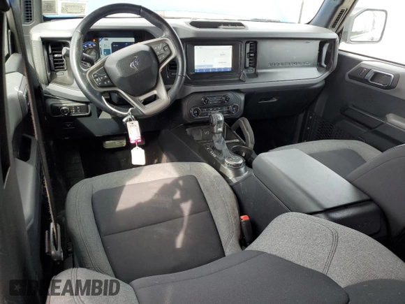 2023 Ford Bronco z VIN 1FMDE5BH7PLB11989, wystawiony jako Copart lot #58302125 z przebiegiem 25 526 mil mil oraz Szkoda całkowita • Salvage title. Historia ofert i sprzedaży dostępna na DreamBid. Obrazek 8.