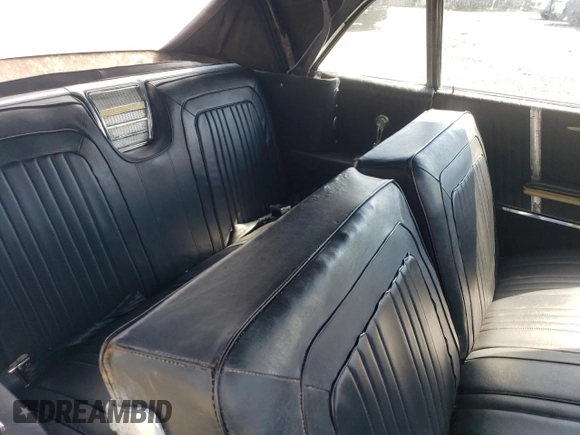 1963 Pontiac Bonneville z VIN 863L51113, wystawiony jako Copart lot #71038274 z przebiegiem 47 854 mil mil oraz Czysty tytuł • Clean title. Historia ofert i sprzedaży dostępna na DreamBid. Obrazek 10.