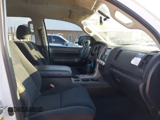 2012 Toyota Tundra 4WD Truck with VIN 5TFDW5F10CX241968, listed as a IAAI auction lot 41858300 with 272,634 mi miles. Bid and sale history available at carsss.com. Image 5.