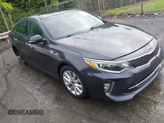 2018 Kia Optima LX z VIN 5XXGT4L37JG241900, wystawiony jako IAAI lot #42257248 z przebiegiem 108 729 mil mil oraz . Historia ofert i sprzedaży dostępna na DreamBid. Obrazek 1.