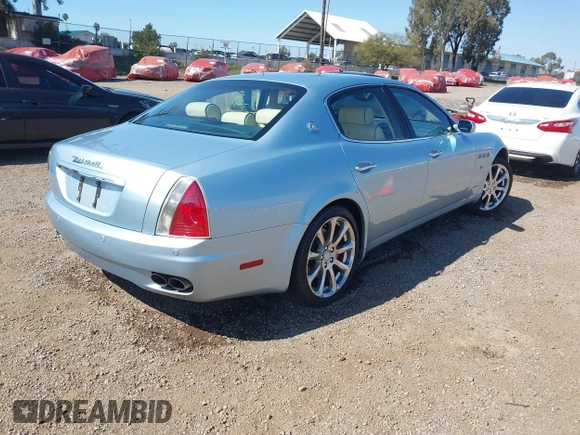 2007 Maserati Quattroporte with VIN ZAMFE39A670030778, listed as a IAAI auction lot 41670238 with 89,404 mi miles. Bid and sale history available at carsss.com. Image 4.