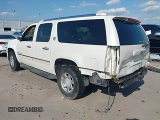 2010 Chevrolet Suburban LTZ with VIN 1GNUCKE06AR277074, listed as a IAAI auction lot 41828184 with 260,839 mi miles. Bid and sale history available at carsss.com. Image 3.