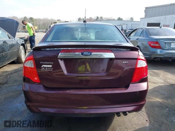 2011 Ford Fusion SEL with VIN 3FAHP0JA2BR295682, listed as a IAAI auction lot 41797768 with 275,330 mi miles. Bid and sale history available at carsss.com. Image 16.
