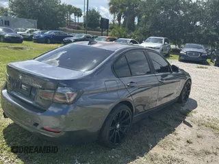 2013 BMW 3 Series 328i z VIN WBA3A5G53DNP19158, wystawiony jako Copart lot #65595645 z przebiegiem 173 331 mil mil oraz Czysty tytuł • Clean title. Historia ofert i sprzedaży dostępna na DreamBid. Obrazek 4.