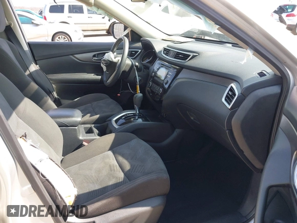 2016 Nissan Rogue SV with VIN KNMAT2MV6GP606255, listed as a IAAI auction lot 41523381 with Not Provided miles and . Bid and sale history available at carsss.com. Image 5.
