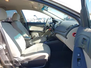 2010 Kia Forte EX z VIN KNAFU4A21A5118825, wystawiony jako IAAI lot #42138046 z przebiegiem 250 125 mil mil oraz . Historia ofert i sprzedaży dostępna na DreamBid. Obrazek 5.