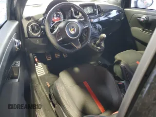 2017 FIAT 500 Abarth z VIN 3C3CFFFHXHT567864, wystawiony jako Copart lot #53871625 z przebiegiem 51 445 mil mil oraz Szkoda całkowita • Salvage title. Historia ofert i sprzedaży dostępna na DreamBid. Obrazek 8.
