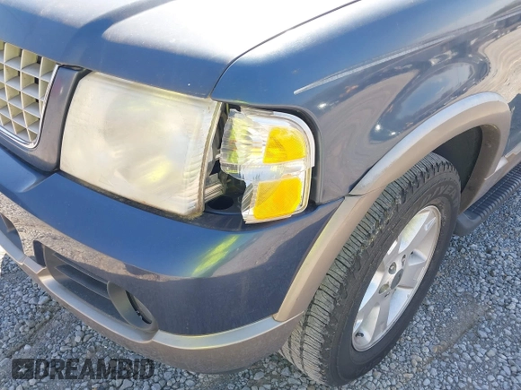2002 Ford Explorer Eddie Bauer z VIN 1FMZU74E82UA41218, wystawiony jako IAAI lot #41890862 z przebiegiem 230 201 mil mil oraz . Historia ofert i sprzedaży dostępna na DreamBid. Obrazek 6.