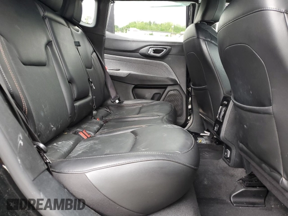 2023 Jeep Compass Latitude Lux z VIN 3C4NJDFN2PT549158, wystawiony jako Copart lot #57506665 z przebiegiem 23 687 mil mil oraz Szkoda całkowita • Salvage title. Historia ofert i sprzedaży dostępna na DreamBid. Obrazek 11.