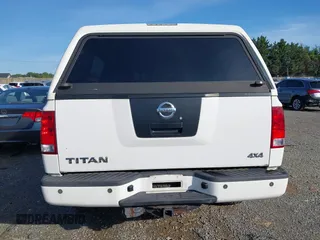 2008 Nissan Titan XE z VIN 1N6AA07FX8N309885, wystawiony jako IAAI lot #42847181 z przebiegiem 192 595 mil mil oraz . Historia ofert i sprzedaży dostępna na DreamBid. Obrazek 16.