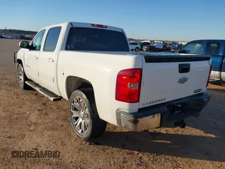 2008 Chevrolet Silverado 1500 1LT with VIN 3GCEC13J28G170004, listed as a IAAI auction lot 41690352 with 238,573 mi miles and . Bid and sale history available at DreamBid. Image 3.