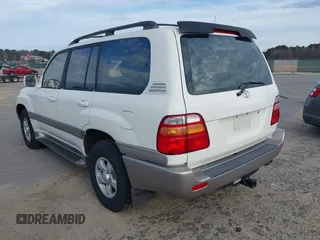 2000 Toyota Land Cruiser with VIN JT3HT05J8Y0086556, listed as a IAAI auction lot 41767793 with 278,198 mi miles. Bid and sale history available at carsss.com. Image 3.