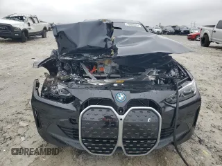 2024 BMW i4 eDrive40 with VIN WBY73AW07RFT07127, listed as a Copart auction lot 79695854 with 2,996 mi miles and Salvage Title. Bid and sale history available at carsss.com. Image 5.