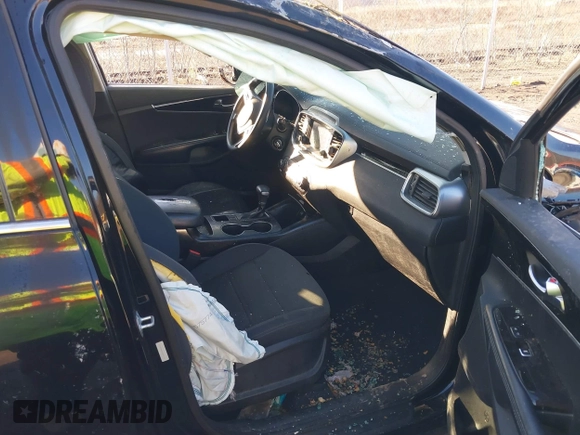 2019 Kia Sorento LX with VIN 5XYPG4A34KG509144, listed as a IAAI auction lot 41747105 with 129,874 mi miles. Bid and sale history available at carsss.com. Image 5.