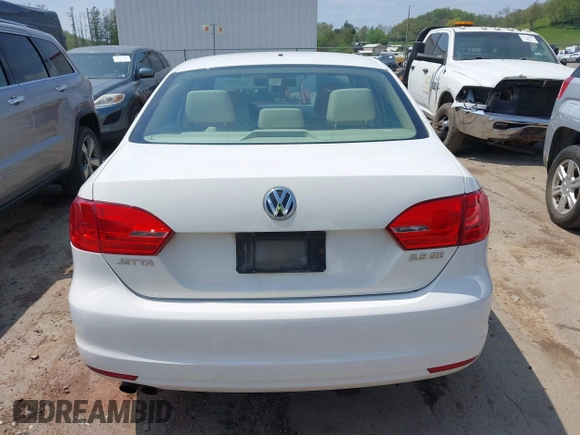 2013 Volkswagen Jetta SE with VIN 3VWDP7AJ2DM368385, listed as a IAAI auction lot 42144936 with 105,621 mi miles and . Bid and sale history available at DreamBid. Image 16.