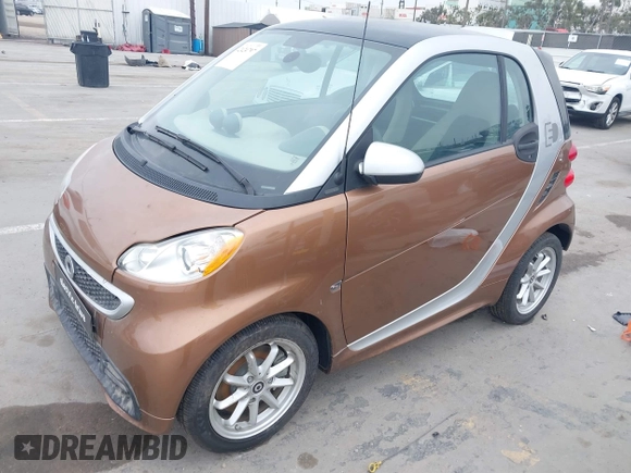 2015 Smart fortwo Passion with VIN WMEEJ9AA4FK831076, listed as a IAAI auction lot 42424797 with Not provided miles and . Bid and sale history available at DreamBid. Image 2.