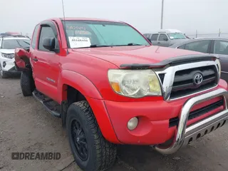 2006 Toyota Tacoma with VIN 5TEUU42N66Z241527, listed as a IAAI auction lot 40448450 with 161,424 mi miles. Bid and sale history available at carsss.com. Image 1.