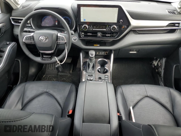 2024 Toyota Highlander LE z VIN 5TDKDRBH1RS538009, wystawiony jako Copart lot #54830155 z przebiegiem 18 607 mil mil oraz Szkoda całkowita • Salvage title. Historia ofert i sprzedaży dostępna na DreamBid. Obrazek 8.